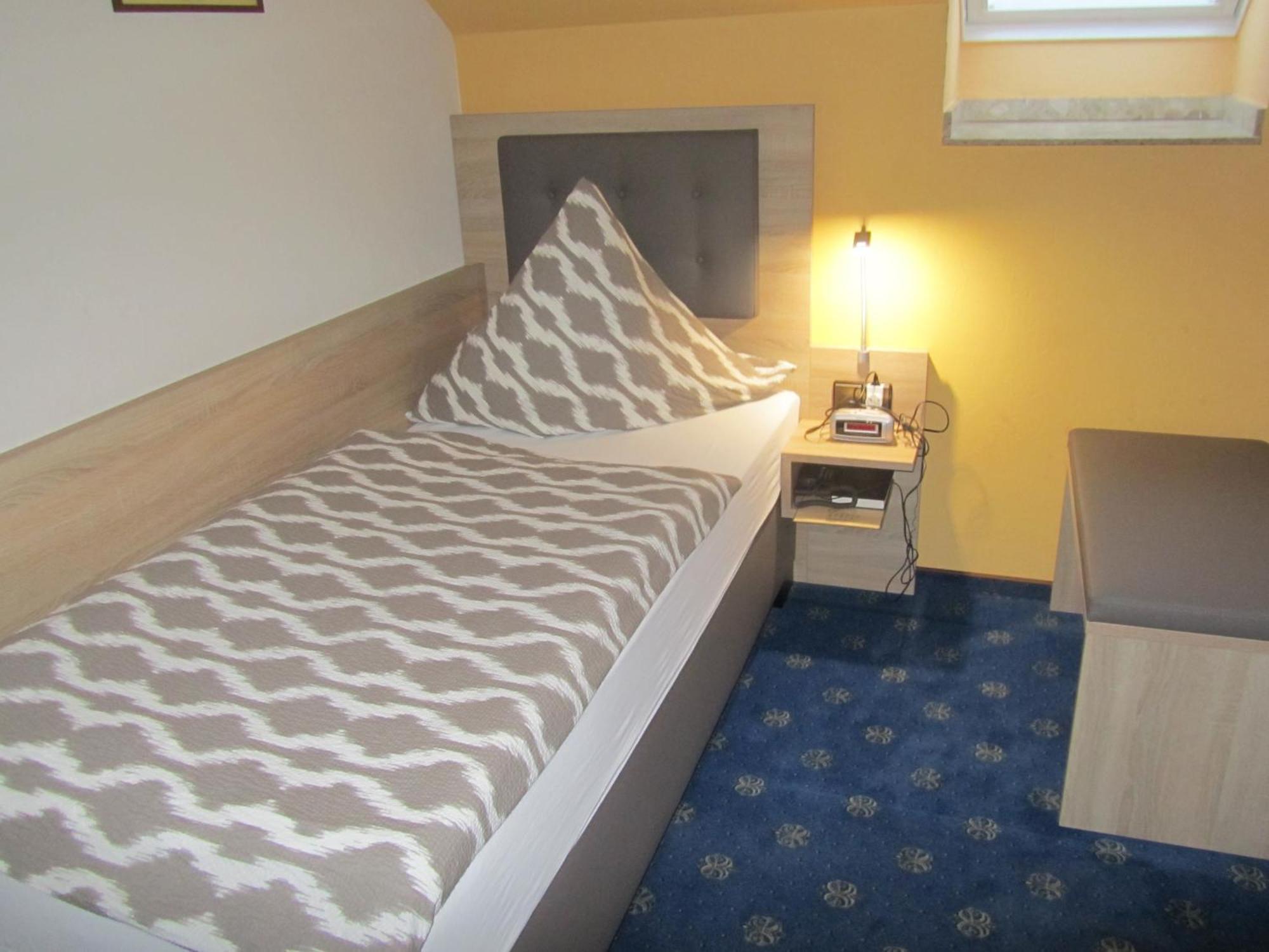 Hotel Zur Burg Nuerburg Pokój zdjęcie
