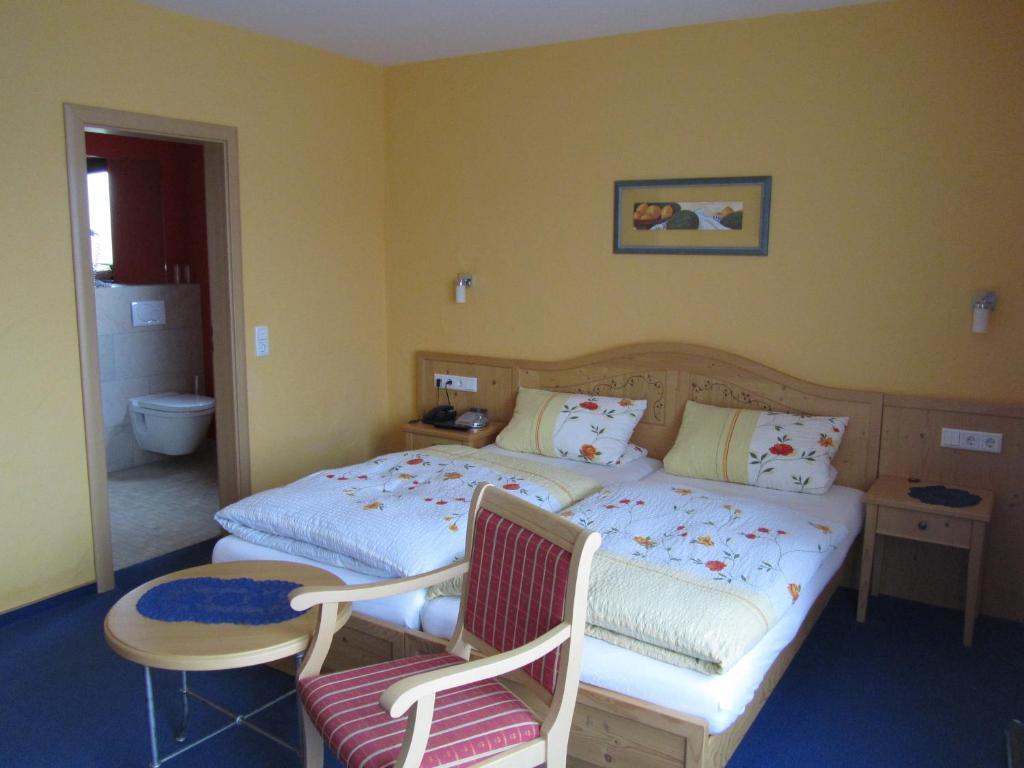 Hotel Zur Burg Nuerburg Pokój zdjęcie