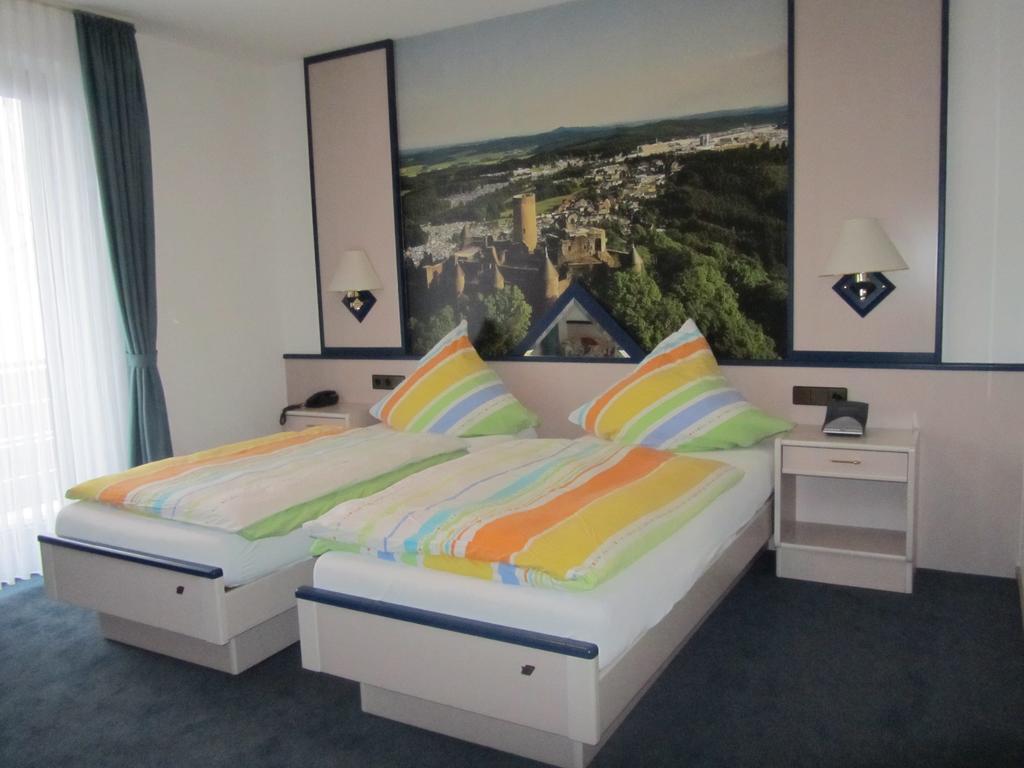 Hotel Zur Burg Nuerburg Zewnętrze zdjęcie